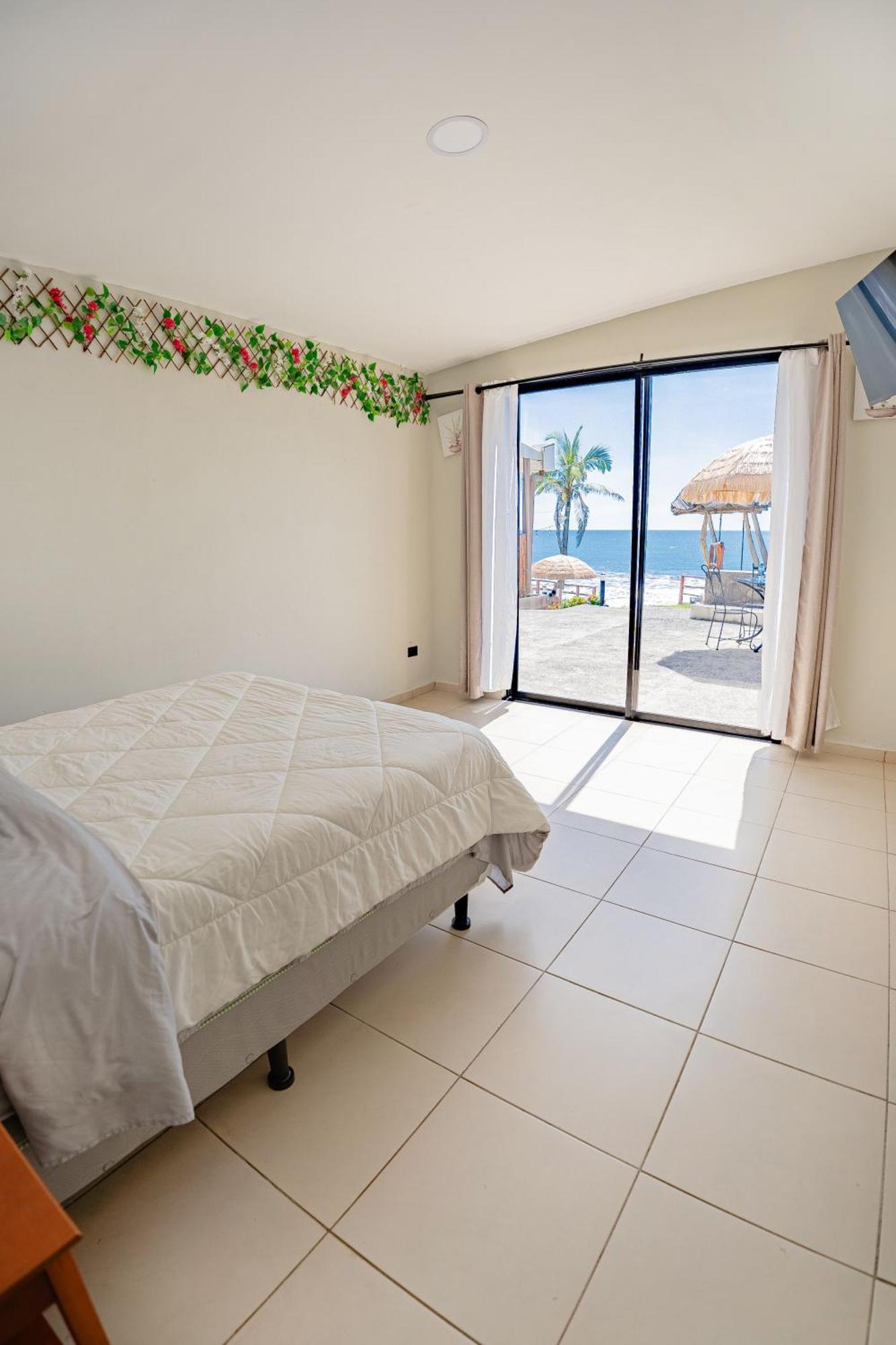 Reef On The Water Hotel Tamanique Exterior foto